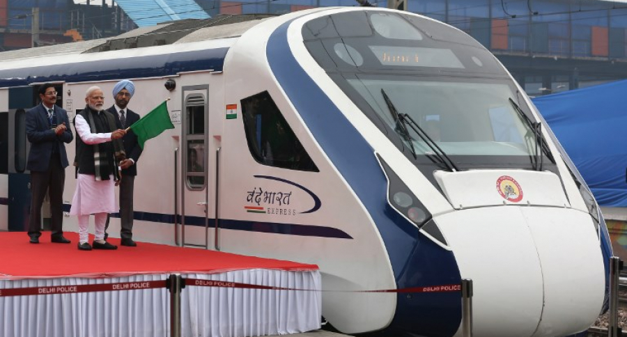 Tren más rápido de India.