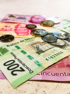 Monedas y billetes