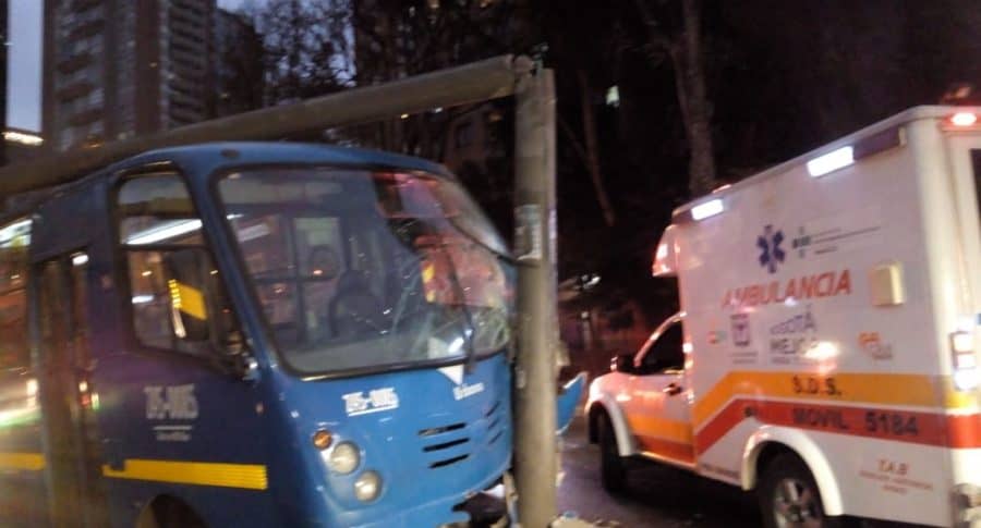 Accidente de bus del SITP en calle 32 con avenida Caracas