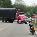 Camión atravesado entre Fortul y Tame