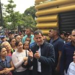 Guaidó en las calles de Caracas