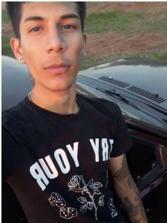 Joven paraguayo con nombre raro.