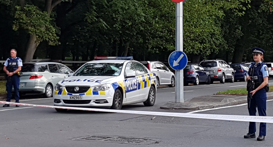 Policías acordonan el área en Christchurch