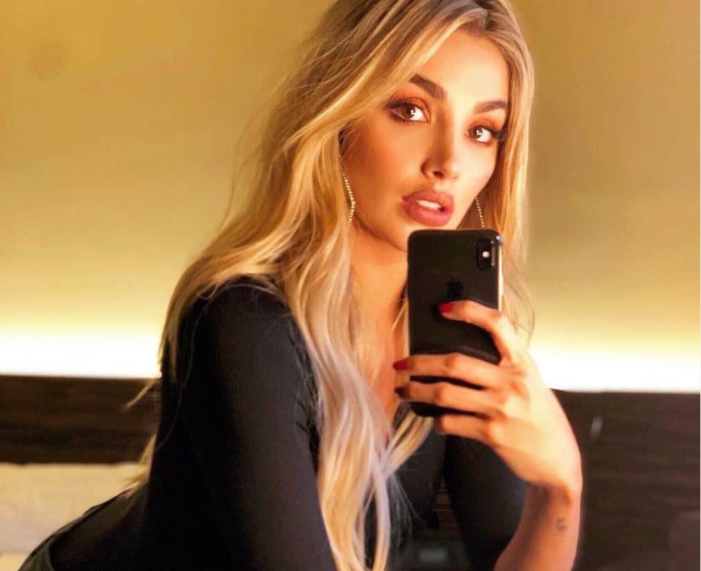 Melina Ramírez, presentadora. Melina Ramírez, presentadora.