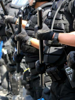 Policías.