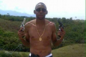 Jhon Viáfara con armas