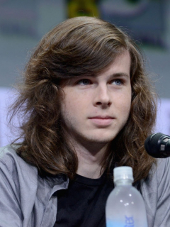 Chandler-Riggs-Carl-Grimes-The-Walking-Dead