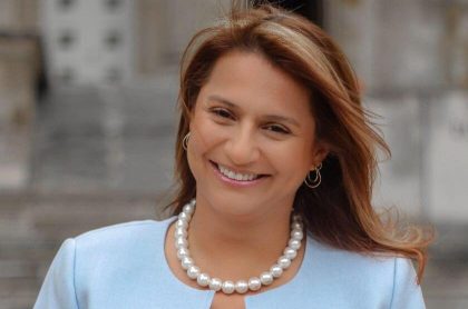 Senadora Paola Holguín