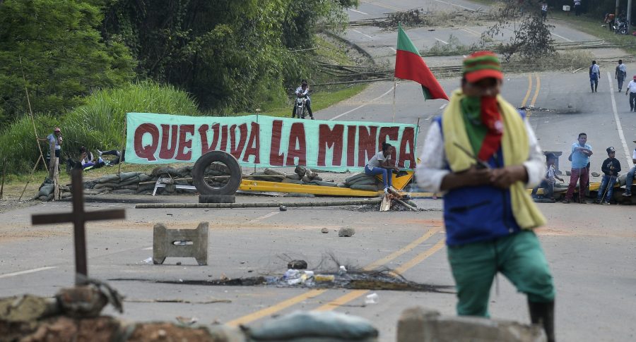 Indígenas bloquean la vía Panamericana