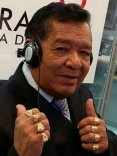 Pastor López, cantante.