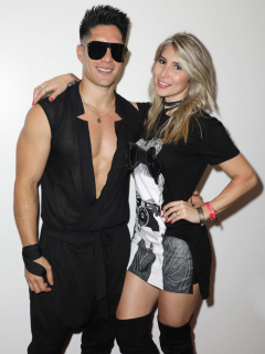 Chyno Miranda y Natasha Araos