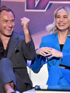 Jude Law y Brie Larson