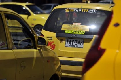 Crece polémica por el posible cobro de Sayco y Acinpro a los taxistas