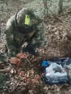 Ejército destruyó artefactos explosivos en un Colegio