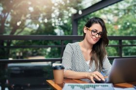 emprendimiento mujer trabajando