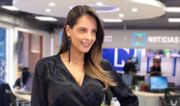 Laura Acuña, presentadora.
