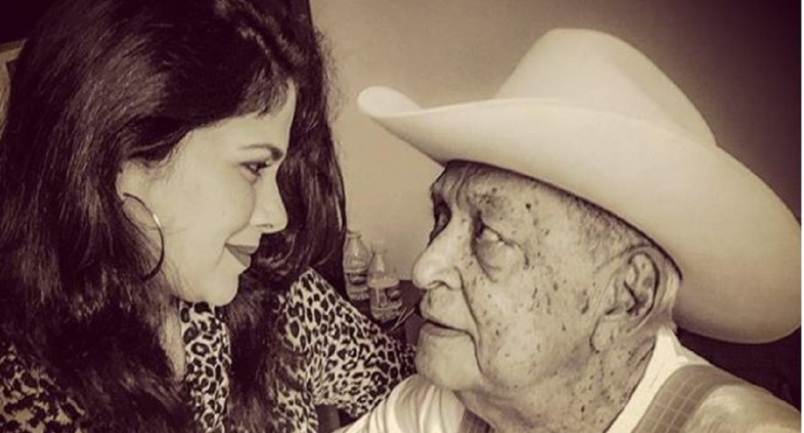 Juan Vicente Torrealba y su nieta Annae Torrealba