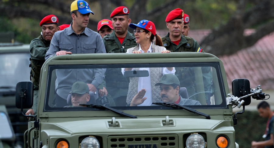 Nicolás Maduro y mandos militares