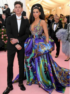 Jennifer Lopez / Isaac Carew y Dua Lipa