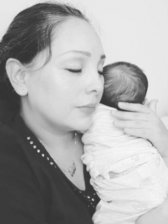 Ana Victoria Beltrán, actriz, con su hija Laura Sofía.