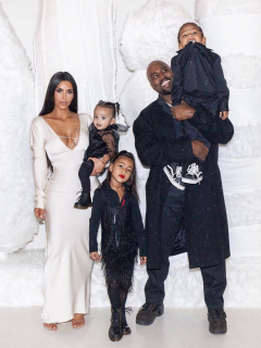 Kim, Chicago, North, Kanye y Saint West