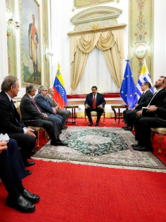 Maduro con representantes UE