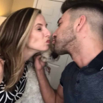 Chris Monroe y su mamá