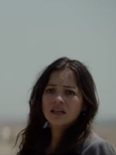Mackenzie Davis y Natalia Reyes en 'Terminator: Dark Fate'