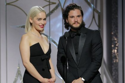 Emilia Clarke y Kit Harington