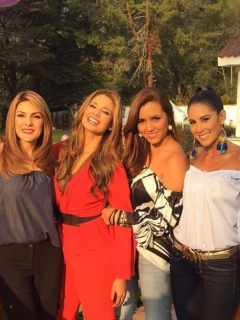 Ana Karina Soto, Melissa Martínez, Tatiana Franco y Carolina Soto, presentadoras.