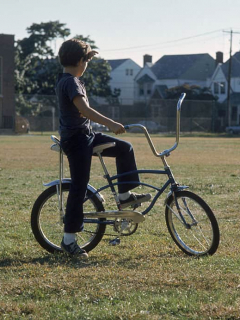 Niño en bicicleta