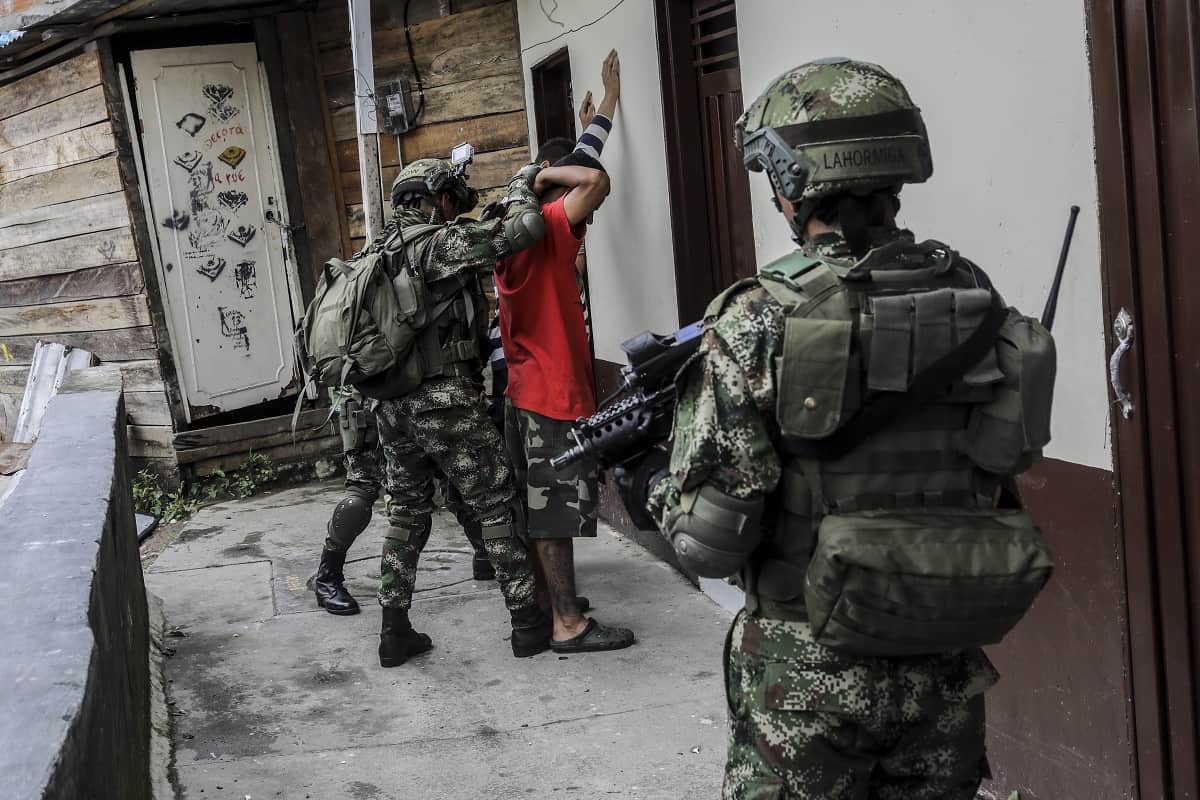 Requisa de militares a un civil