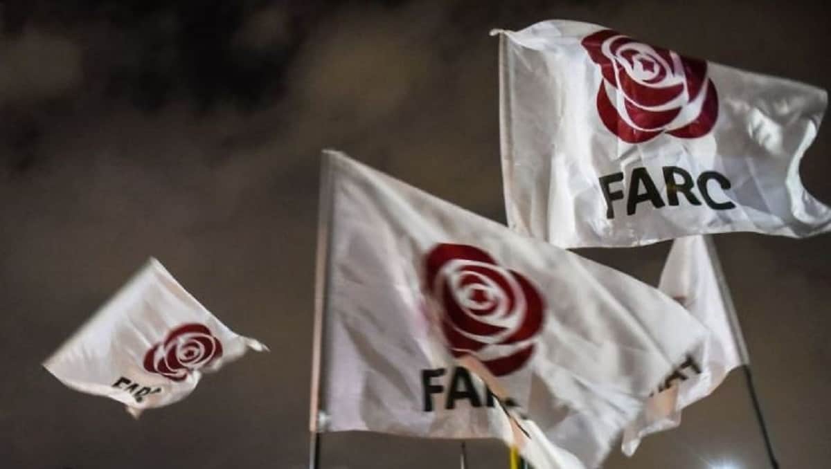 Banderas del partido de las Farc. Twitter @PartidoFarc