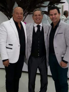 Luis Alberto Posada, daríos Gómez y Jhonny Rivera, cantantes.