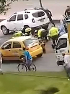 Nuevo video del tiroteo entre policías y delincuentes en Ciudad Bolívar. Captura de pantalla YouTube CM6