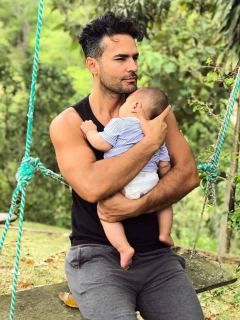 Fabián Ríos y su bebé