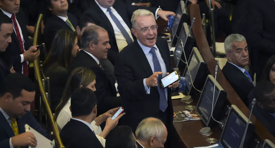Senador Álvaro Uribe en el Congreso