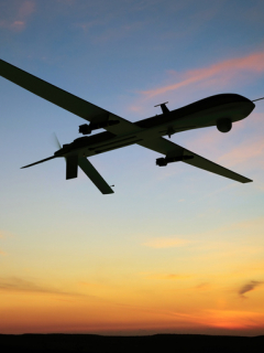 Dron militar