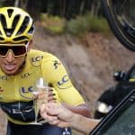 Egan Bernal brindando