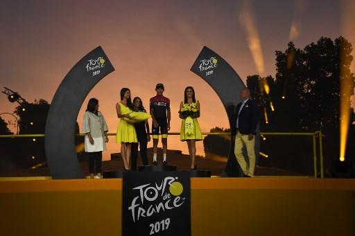 Egan Bernal celebra su Tour Egan Bernal celebra su Tour