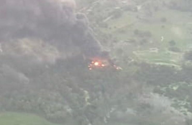 Incendio en una de las piscinas con petróleo