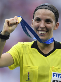 Árbitro francesa Stéphanie Frappart