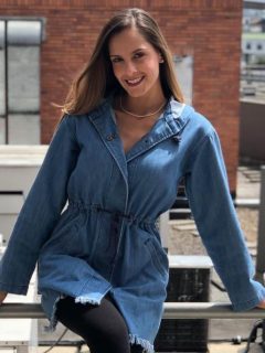 Laura Acuña, presentadora.
