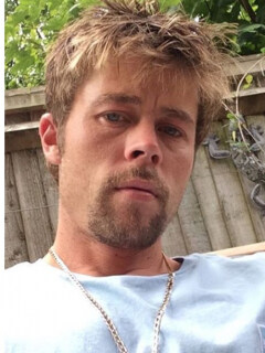 Brad Pitt y hombre que luce como él.