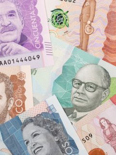 Pesos colombianos