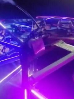 Hombre cae de atracción mecánica
