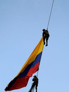 Militares colgados de cuerda