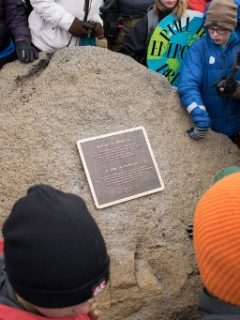 Placa en honor a glaciar en Islandia