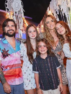 Juanes y Karen Martínez
