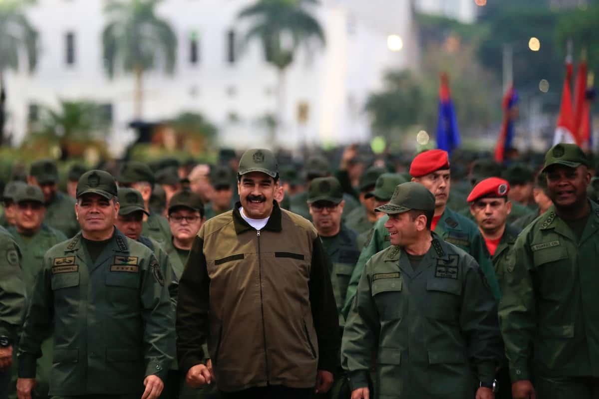 Nicolás Maduro y militares de Venezuela